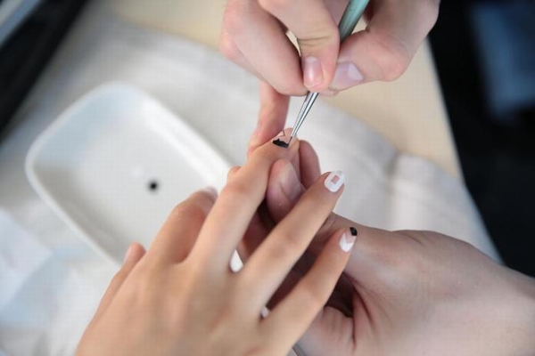 diy nail cross necklace 